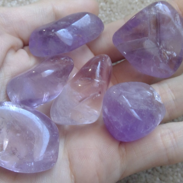 Amethyst tumbled stones (small)