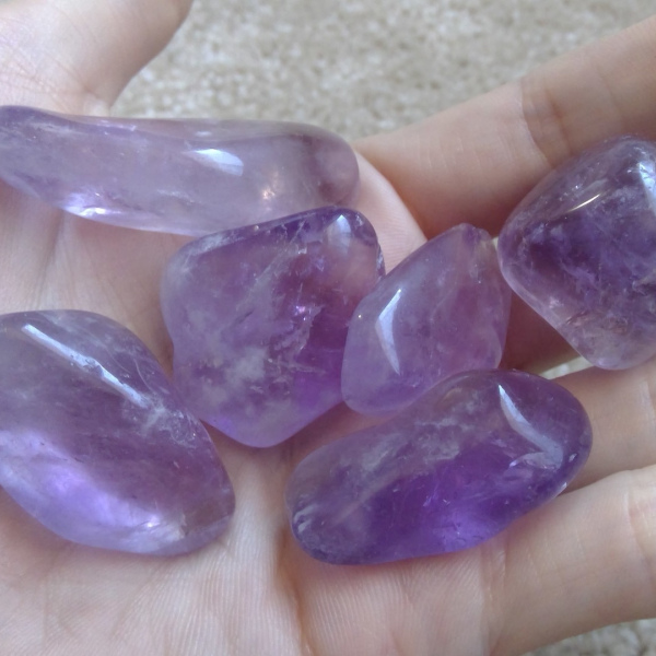 Amethyst tumbled stones (small)