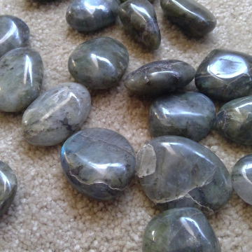Labradorite palm stone